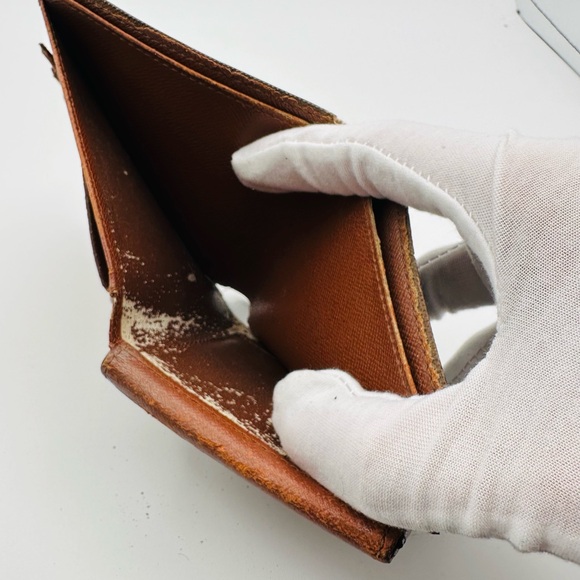 Louis Vuitton bi fold Wallet - Picture 9 of 9